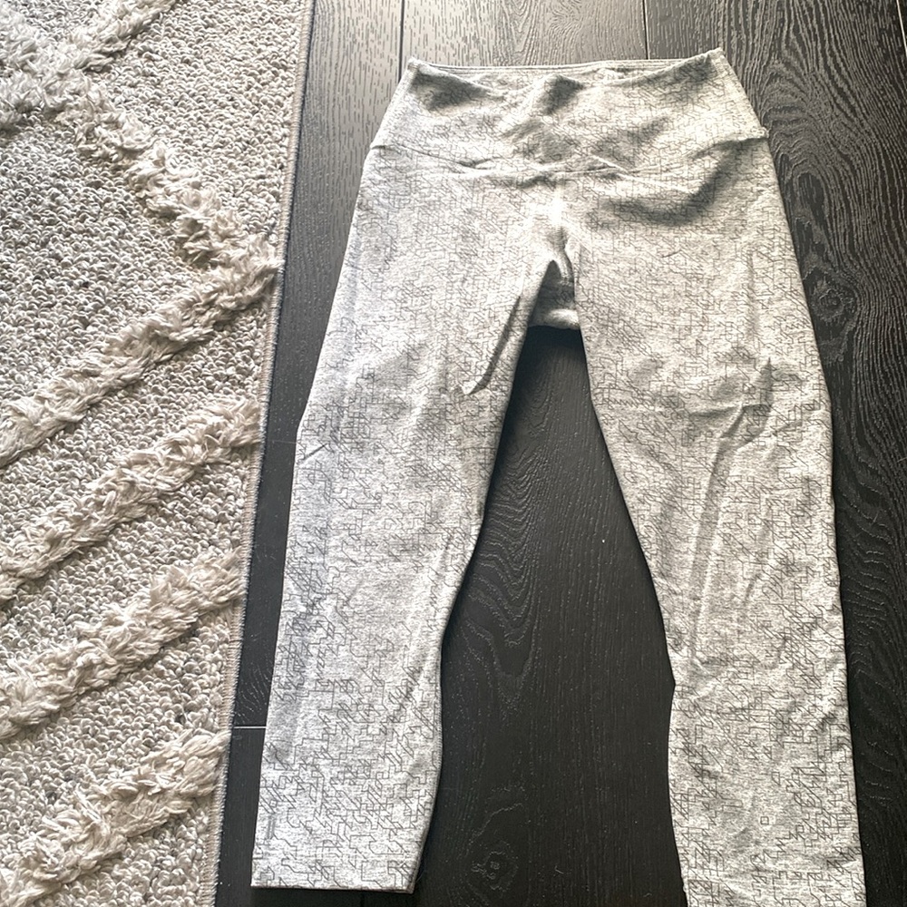 No Bull women’s capri workout pants